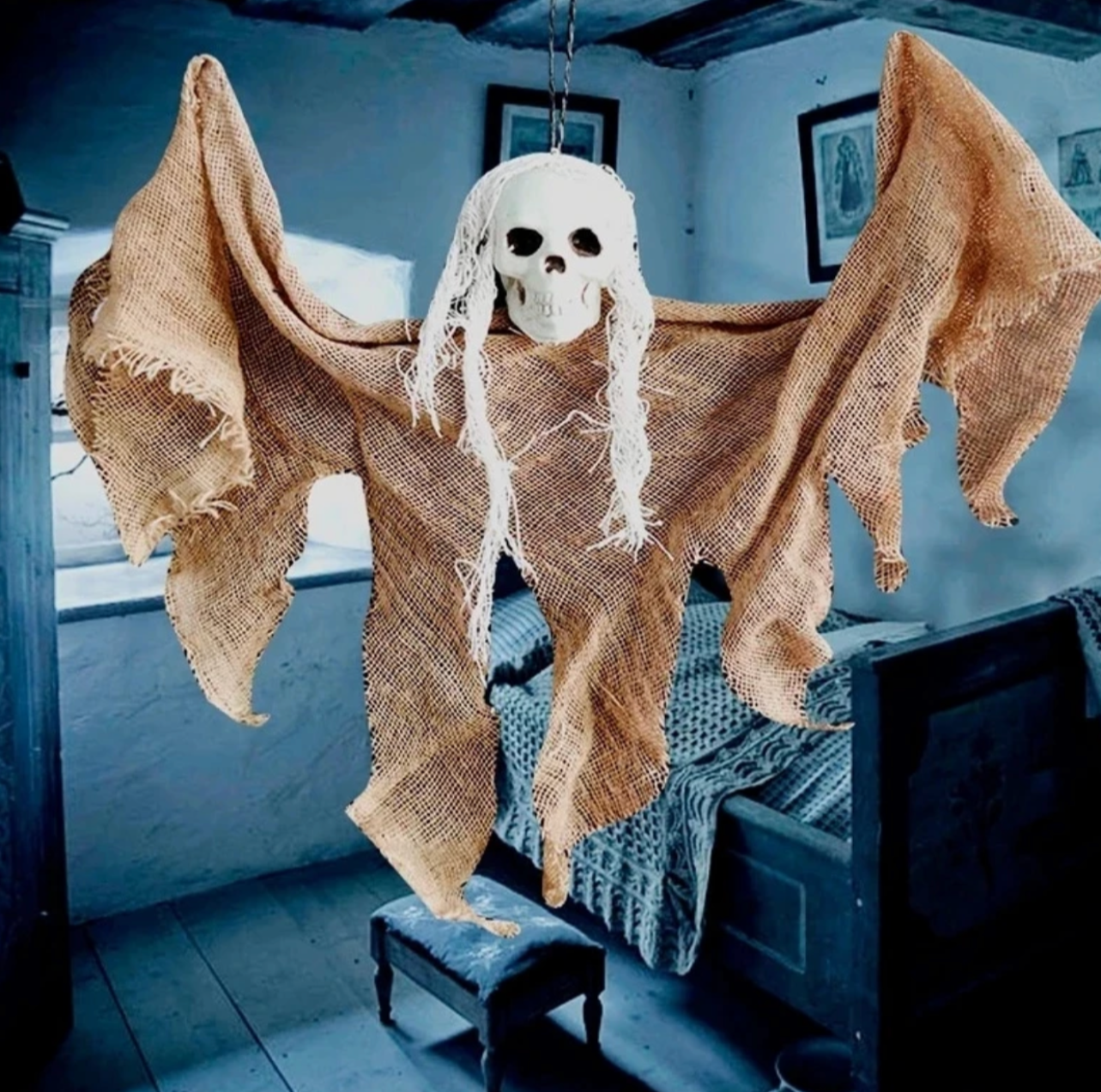 Hanging Skeleton